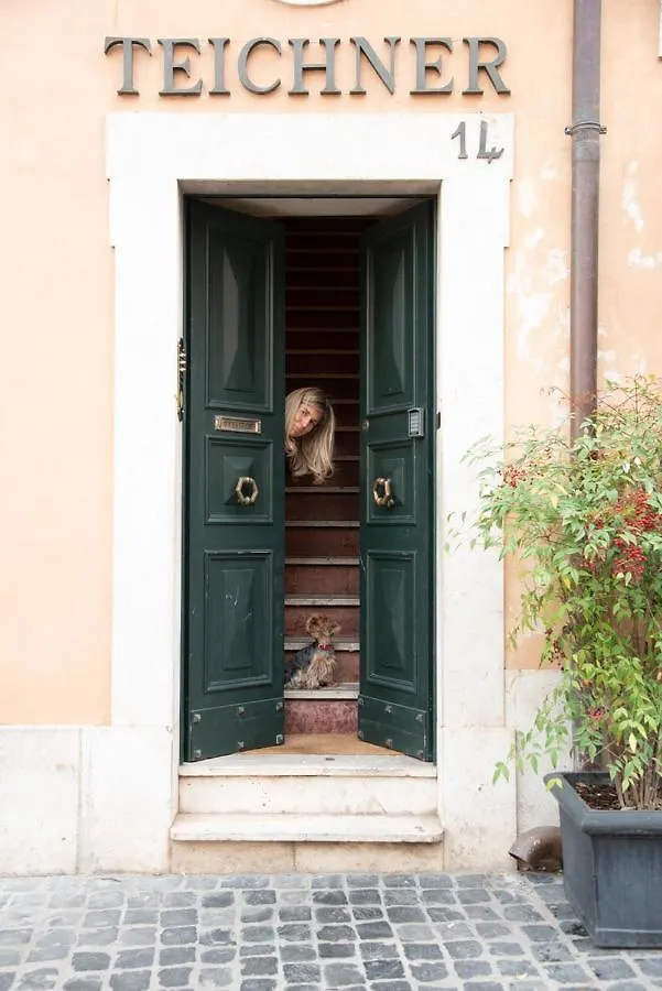Teichnersuite Roma 2*,  Italia