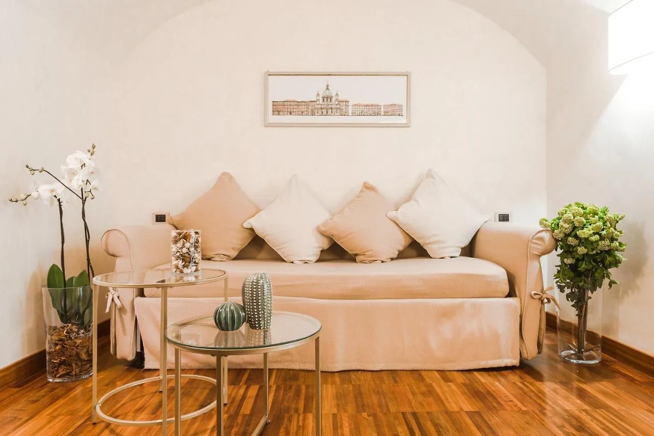 Teichnersuite Roma 2*,  Italia